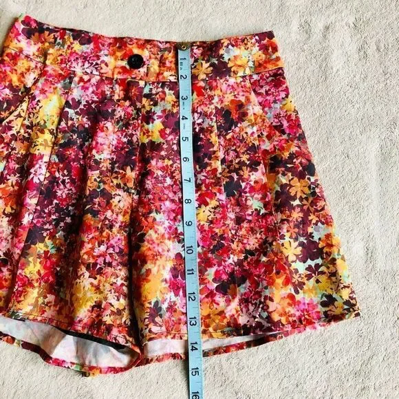 NWOT Bebe Floral High Waisted Easy Shorts - Picture 9 of 13
